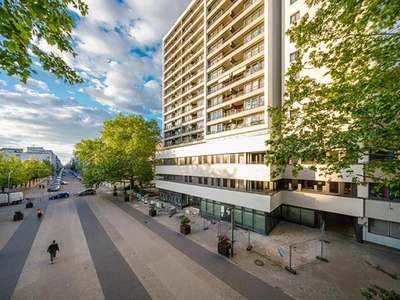 WBS erforderlich. Für Singles am Mehringplatz