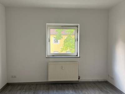 Hell, geräumig, einladend - 4-Zimmer im 1. Obergeschoss