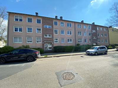 Wohnen in einer Eigentümergemeinschaft - renovierte 3,5-Zimmer-Wohnung mit Balkon