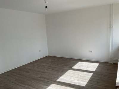 Moderne und frisch renovierte 2-Zimmer-Wohnung mit Balkon
