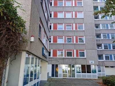 Nette Nachbarn gesucht: renovierte 3-Zi.-Wohnung mit Badewanne und Balkon!