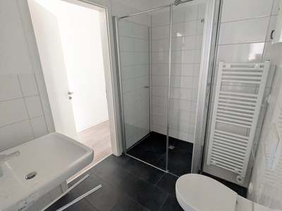 Frisch sanierte 2-Zimmer-Wohnung im Erdgeschoss mit eigener Terrasse