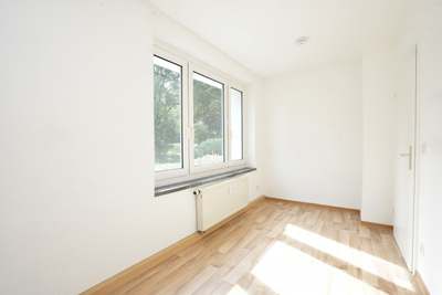 Balkon / Ruhige Lage / Badewanne · frei ab 01.09.2026