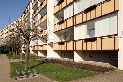 Ruhige Lage und ein gepflegtes Umfeld! · 5. Etage · Genossenschaft · Genossenschaftsanteile: 1.120,00 € · Eintrittsgeld: 50,00 € · Verfügbarkeit: sofort