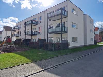 Einbauküche und Balkon: Neubau, nagelneu und komplett barrierefrei!