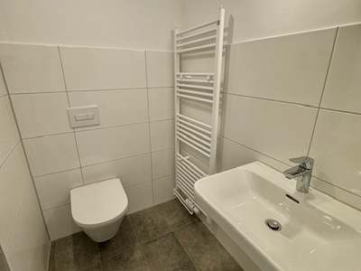 Erstbezug nach Sanierung - 2 Zimmer Wohnung mit Balkon!