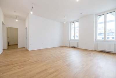 Betreuung möglich - Wiener Neustadt – geräumige und zentral gelegene 3 Zimmerwohnung mit Balkon