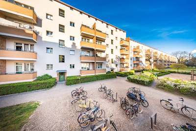 Helle 2,5-Z.-Wohnung mit Balkon u. Tageslichtbad – WBS-Berechtigung 100 bis 140