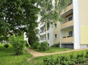 3-Raum-Wohnung mit Balkon · frei ab nach Absprache