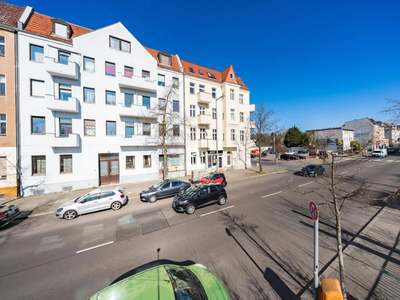 Altbauwohnung mit Balkon