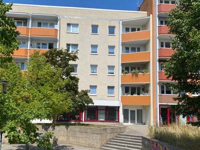 Geräumige 3-Raum-Wohnung mit Balkon · frei ab 01.03.2023