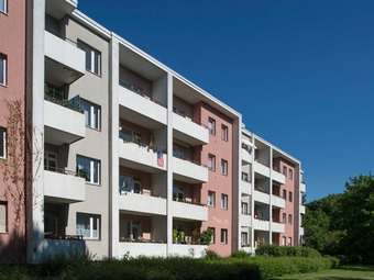 Gut angebunden, mit Balkon