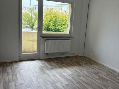 Renovierte 2- Zimmer Wohnung auf dem Kietz ** ab sofort **