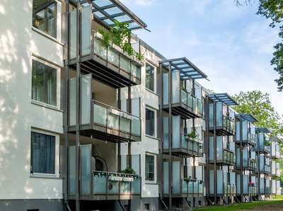 Wohnen am Rabenberg: Attraktive Wohnung mit Einbauküche und Vinylboden · frei ab 16.11.2026