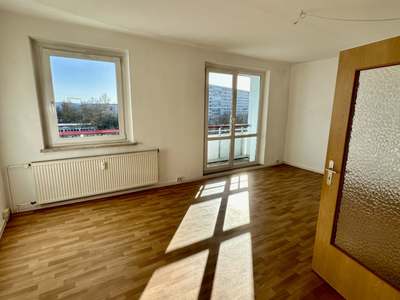 Helle 1-Zimmer-Wohnung mit Einbauküche und großem Südbalkon