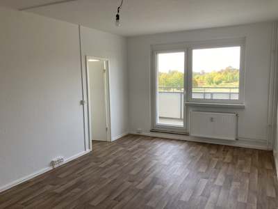 Nicht lange überlegen! Neu sanierte 1-Zimmer-Wohnung mit Balkon!