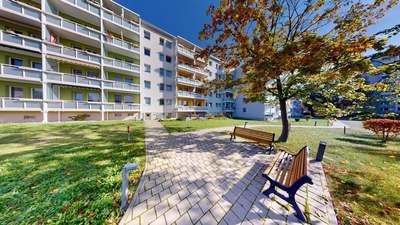Große 2-Raum-Erdgeschosswohnung mit Balkon · frei ab 01.11.2026