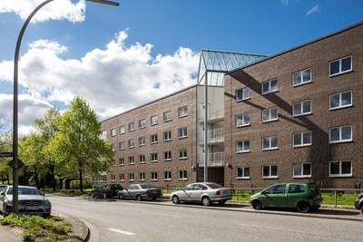 Ab 65 Jahren seniorengerecht! 2-Zimmer-Wohnung mit Balkon und Blick ins Grüne · frei ab 01.11.2026