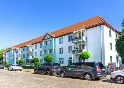 3-Raum-Wohnung mit Balkon im Grünen · frei ab 15.12.2026