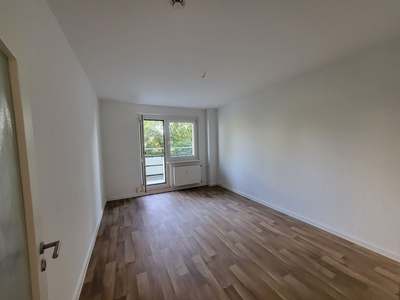 2,5 Zimmerwohnung in Kaulsdorf Nord. Optional mit EBK des Vormieters.