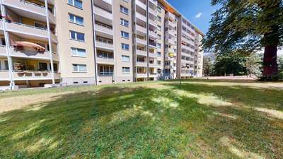 Großzügige 2-Raum-Wohnung mit Balkon