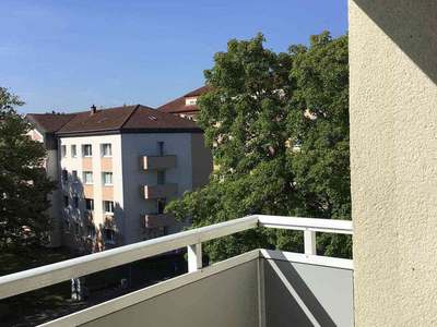 Charmante 3-Raum-Wohnung mit tollem Balkon! Wir modernisieren für Sie!