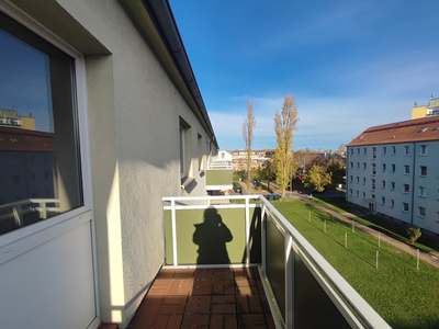 3-Raum-Wohntraum in Merseburg-Süd: Balkon, Badewanne & viel Licht