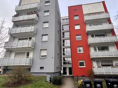 Schöne Aussicht garantiert: barrierefreie, renovierte 2-Zimmer-Wohnung mit Aufzug