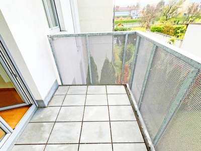 3-Zimmer im 1. Obergeschoss mit guter Aussicht · Top 6