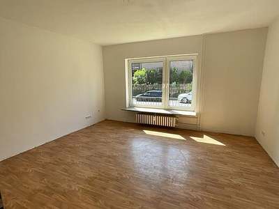 Bezugsfertig: 3-Zimmer-Wohnung mit neuem Laminatboden in Plettenberg Kersmecke