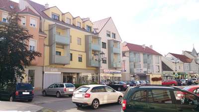 3-Zimmer-Wohnung mit Balkon und Terrasse · Laa an der Thaya · Top 7 - Stadtplatz Nr. 61 · 1. OG