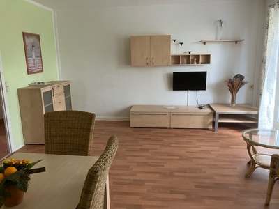 Teilmöblierte große Wohnung mit 3 Zimmern