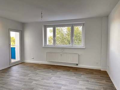 Sanierte 2-Raum-Wohnung mit Balkon · Dessau-Innenstadt/Mitte · Verfügbarkeit: sofort