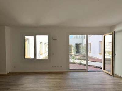 Stilvolle 5-Zimmer-Wohnung mit Terrasse in Top Lage von Mitte