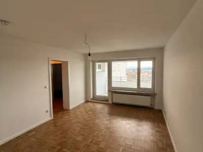 Moderne 3-Zimmer-Wohnung mit Stadtblick in München · frei ab 01.10.2026