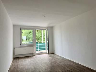 Attraktive 3-Zimmer-Wohnung mit Balkon in zentraler Lage · Haselbrunn · 3. Etage