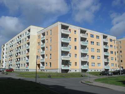 3-Zimmer-Wohnung mit Balkon und Wohnküche · 5. OG links