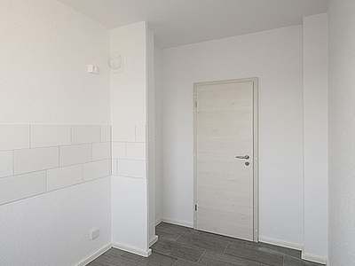 2-Raum-Wohnung Saalberg 13 · Klein, fein und frisch saniert – 2-Raum-Wohnung in bester Innenstadtlage · frei ab 01.12.2026