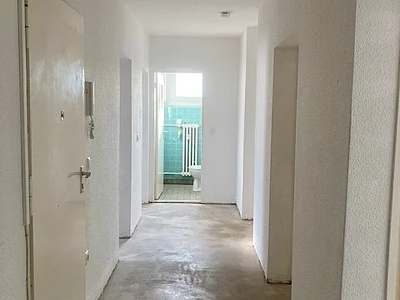 Gut geschnittene 4-Zimmer-Wohnung in Lichterfelde! Mit WBS 160-220!