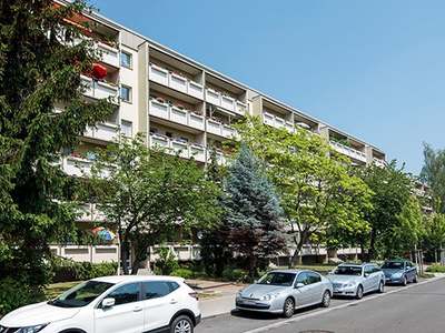 Wir sanieren für Sie: 4-Zimmerwohnung mit Balkon in oberster Etage und tollem Ausblick!