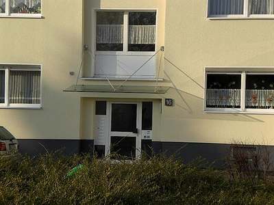 Für die kleine Familie - gemütliche 3-Zimmerwohnung mit Laminatboden