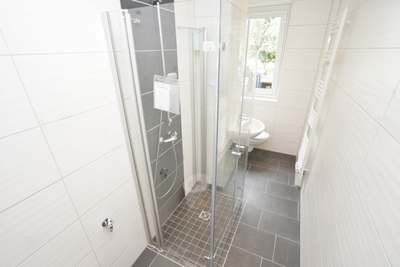 Ebenerdige Dusche / Erstbezug nach Sanierung · frei ab 31.05.2026