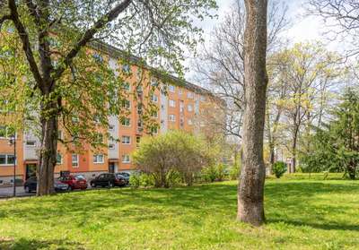 2-Raum-Wohnung im Erdgeschoss mit Balkon auf dem südlichen Sonnenberg