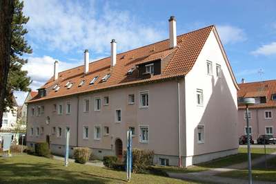 schnuckelige 5-Zimmer-Dachgeschoss-Wohnung in Stuttgart- Feuerbach / Befristung 30.06.2030 · frei ab 01.11.2026