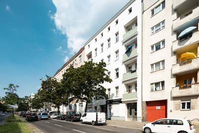 Stilvolle 3-Zimmer-Altbauwohnung - ab sofort!