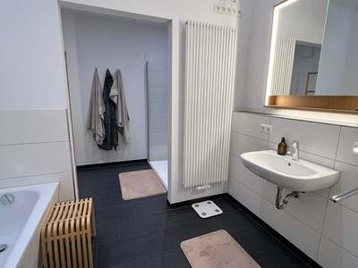 Luxuriöse Loftwohnung mit zwei Bädern und Balkon in Dresden-Friedrichstadt!
