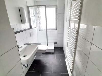 Tolle renovierte DG Wohnung