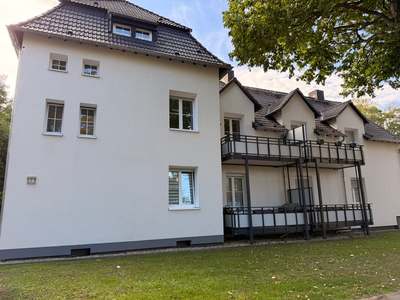 Smarter Wohnen: weitläufige 3-Raum-Wohnung mit zusätzlichem Mansardenzimmer* und eigenem Garten**