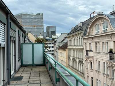 FAMILIEN-/WG-TRAUM nahe HAUPTBAHNHOF: Großzügige 3-Zimmer-Wohnung mit separater KÜCHE und weitläufiger TERRASSE, PROVISIONSFREI direkt vom Eigentümer