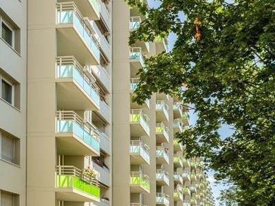 Erstbezug nach Sanierung: 2-Zimmer-Wohnung mit Dusche und Balkon in Johannstadt